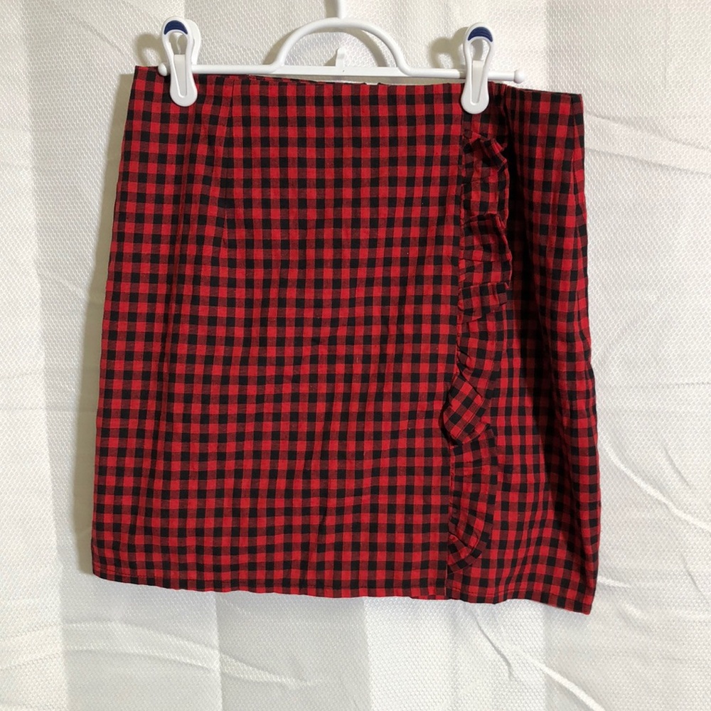 Black and red gingham / check skirt.  Size large